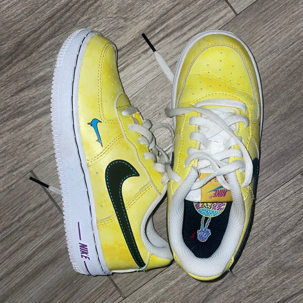 Nike Air Force 1 peace love basketball